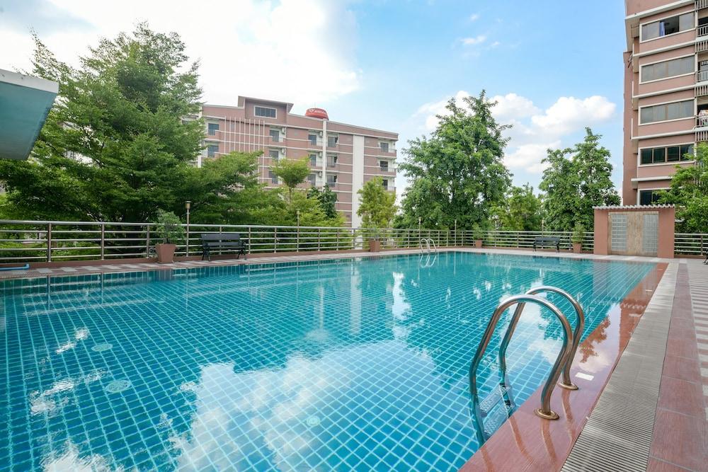 The Route Sriracha Hotel And Residence Ban Laem Chabang Exterior photo